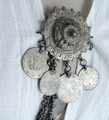 one-sided chain 2, closure detail